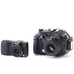 Sea & Sea DX-1G Digital Camera and Housing ss-06581a.jpg