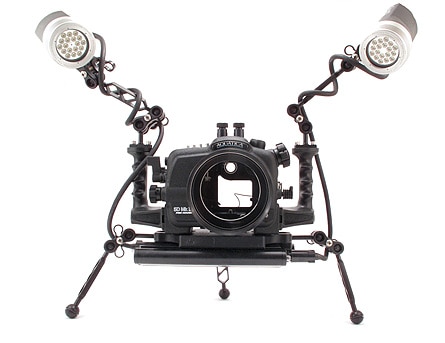 <a href='http://www.backscatter.com/HostedStore.LassoApp?-ResponseLassoApp=detail.lasso&ID=21980520de7003685468853aa454e795&s4op=cn&s4=EOS%205DMarkII&sop=AND&s' class='standard'>Canon 5D Mark II</a> Underwater Video - underwater tripod and light bracket