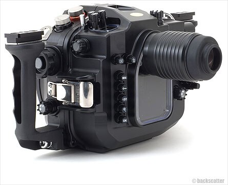 <a href='http://www.backscatter.com/HostedStore.LassoApp?-ResponseLassoApp=detail.lasso&ID=c3c5e3ade58faa1f&s2op=cn&s2=Photo&s3op=cn&s3=Accessories&s6op=cn&s6=' class='standard'>Inon Straight</a> Viewfinder on Sea & Sea <a href='http://www.backscatter.com/HostedStore.LassoApp?-ResponseLassoApp=detail.lasso&ID=06222c1c2e529f932bef5ea861266fe4&s2op=cn&s2=Photo&s3op=cn&s3=Housing' class='standard'>MDX-D300</a> underwater housing - angle view