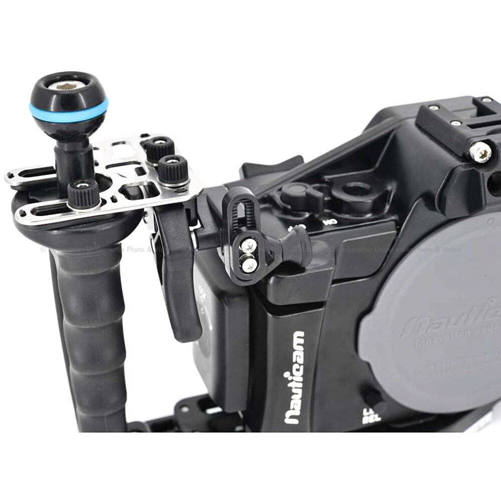 Nauticam Universal Right Handle Bracket for Mounting Shutter Release