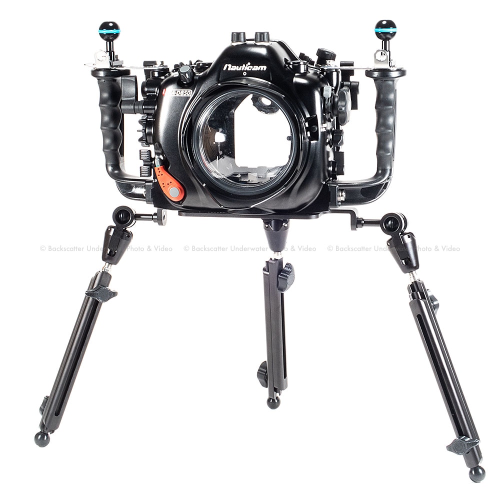 Xit 404 Tripod Bracket: Nauticam N100 & N120 Housings Xit 404 Tripod Bracket: Nauticam N100 & N120 Housings