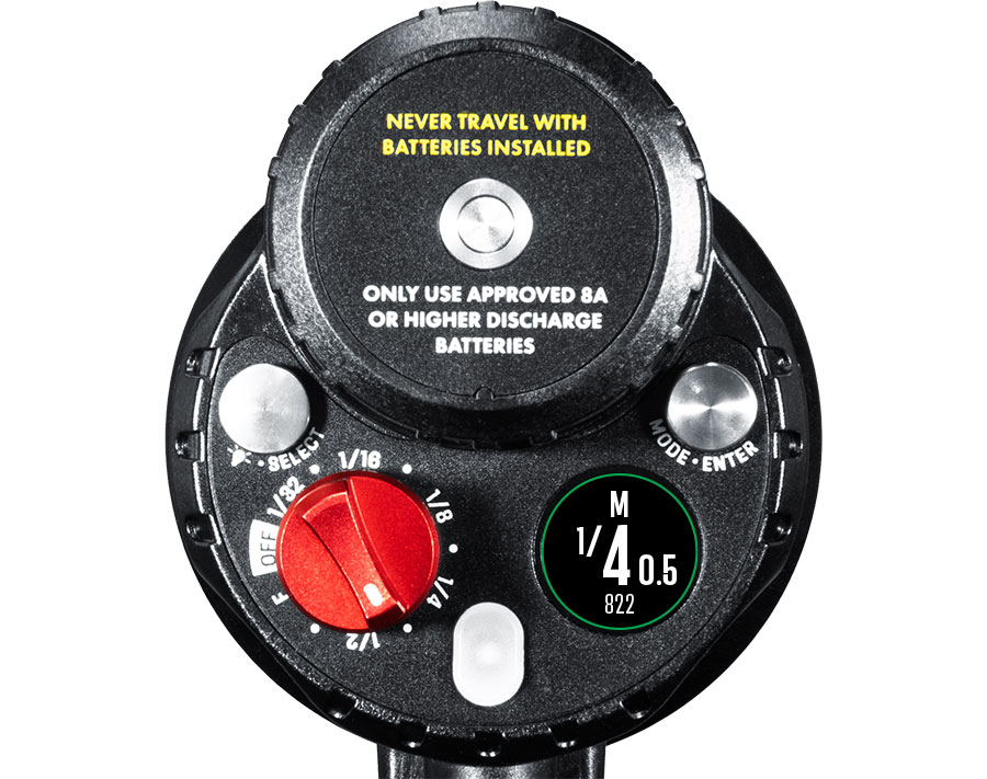 ©Backscatter - Backscatter Atom Flash Underwater Strobe Review - Back of Atom showing flash power control and screen