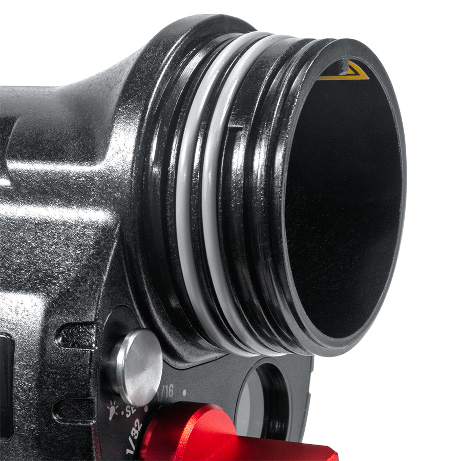 ©Backscatter - Backscatter Atom Flash Underwater Strobe Review - The double O-rings, sand protection seal, and sealed battery compartment ensure the Atom Flash is always ready to dive.