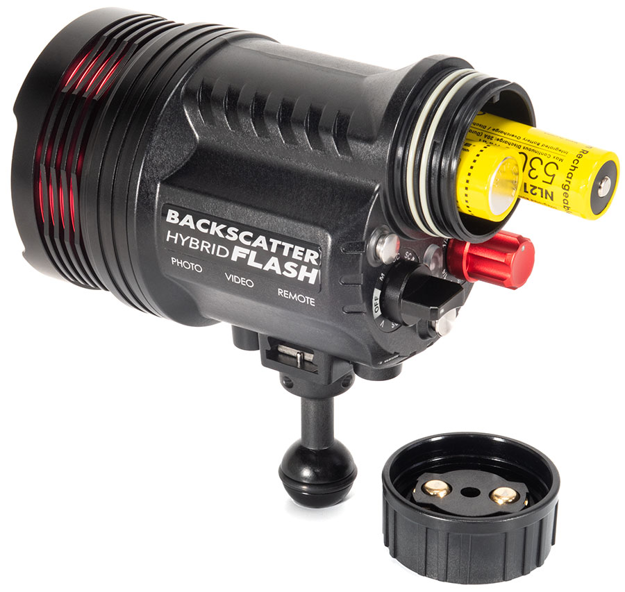 Backscatter Hybrid Flash Underwater Strobe & Video Light Review - Batteries next to strobe