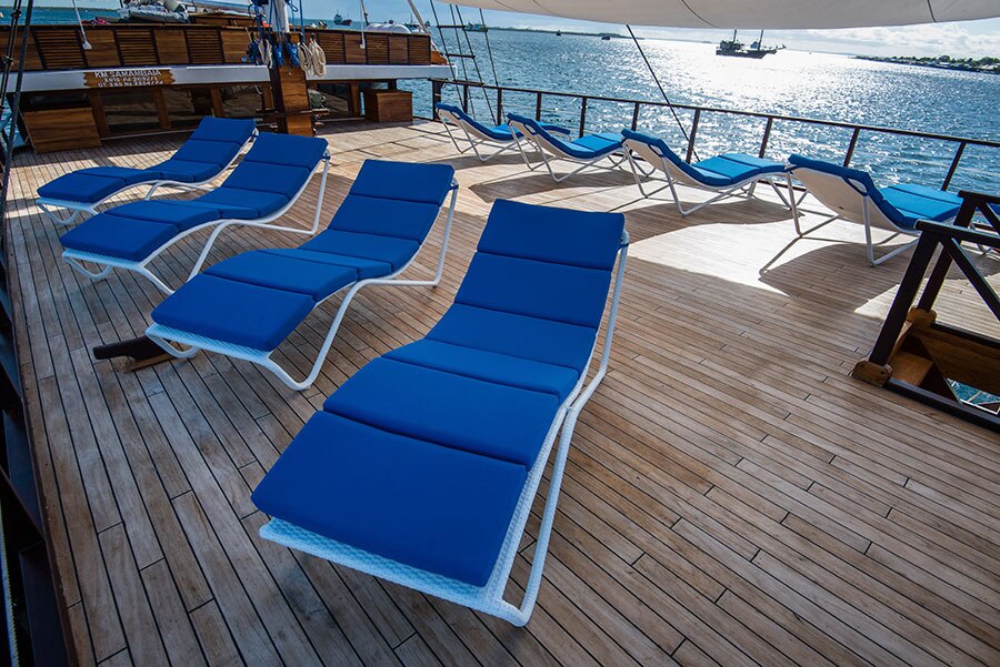 Raja-Ampat-Indo-Samambaia-sun_deck