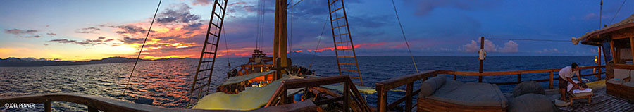 Raja Ampat, Indonesia – Dive Damai II - Panoramic